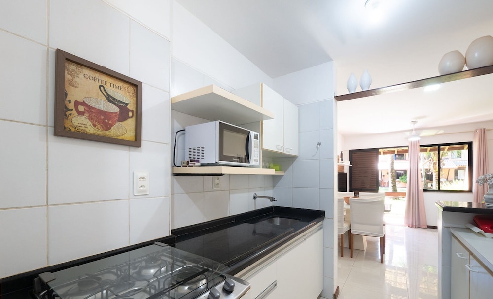 Condominium With Gym and Pool in Guarajuba - Camacari GSH