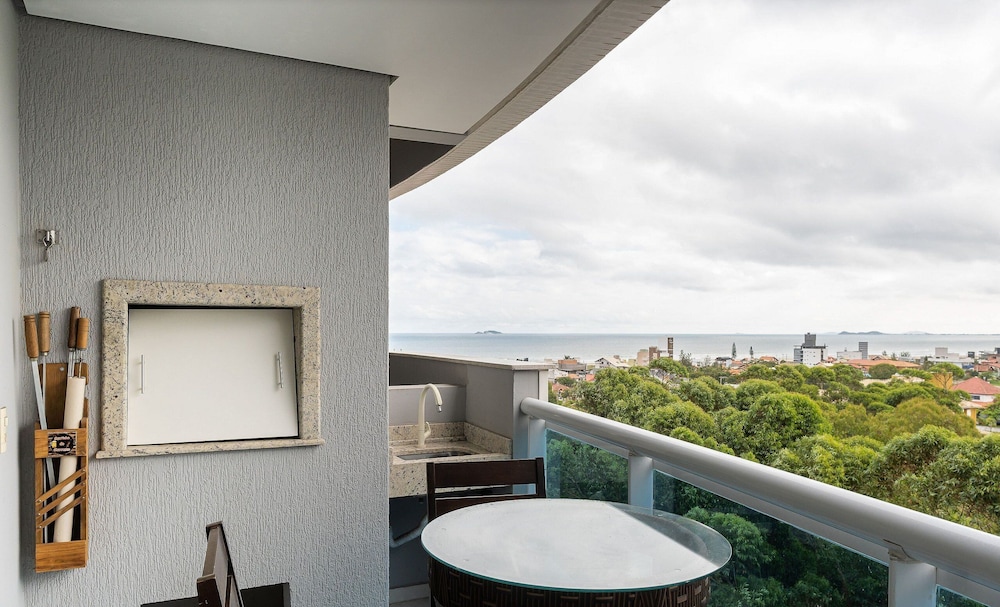 Apt W/balcony and BBQ 500m From the Beach Rml605