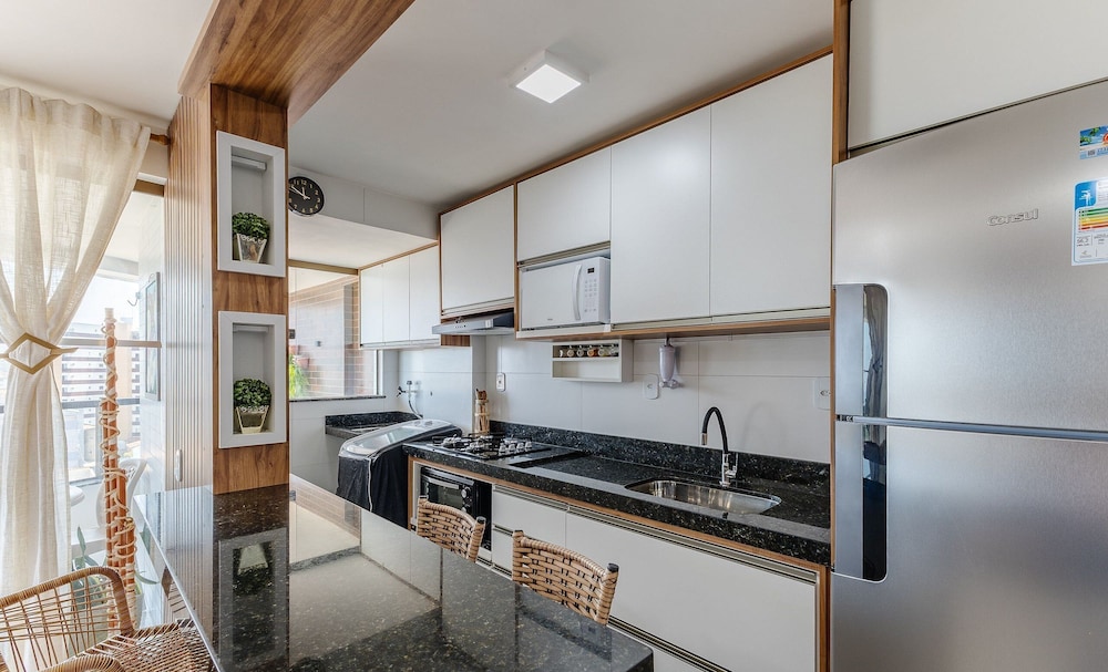 Building With Swimming Pool 300m From the Beach in Ilheus - MMD
