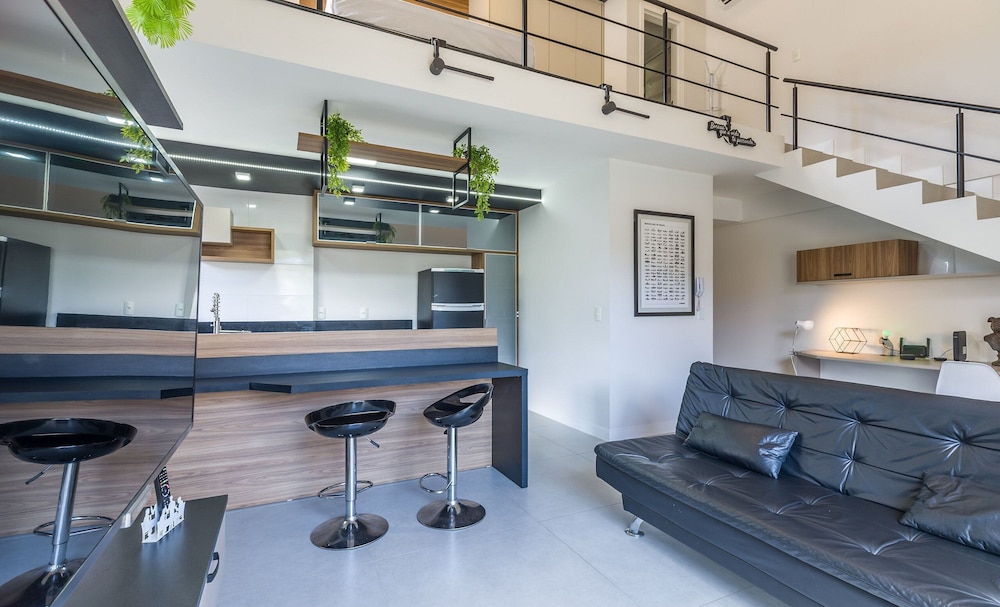 YHD - Condominium With Pool Near Ufsc Located in Carvoeira, This Condominium is an Excellent Choi