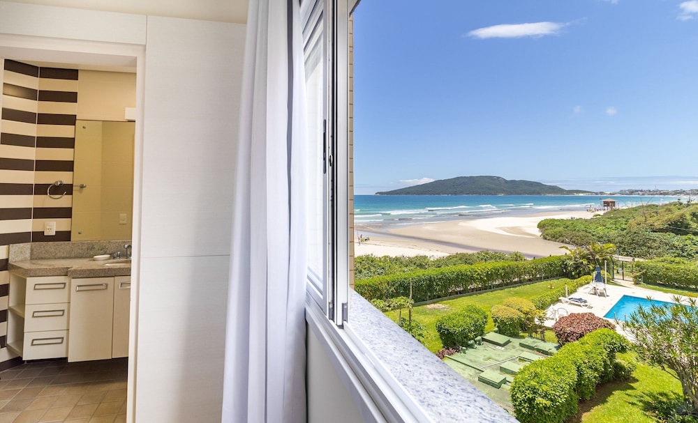 Foot in the Sand Condominium With Pool in Florianopolis - EAR