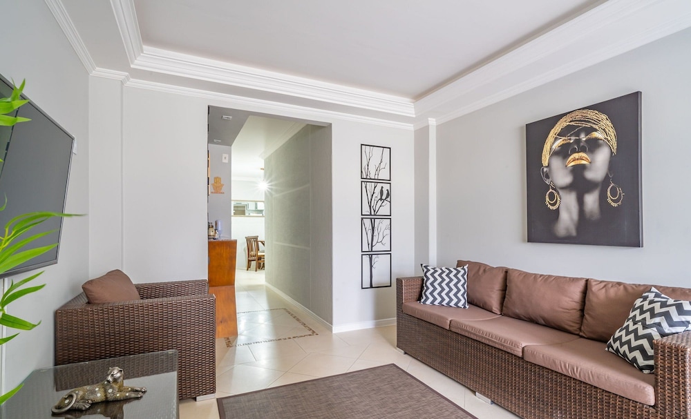 Apt 60m From sea - Meia Praia Itapema Obs0301