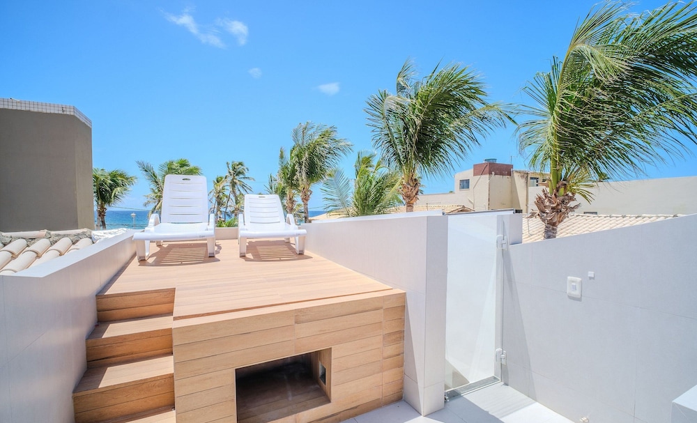 Beachfront House with 2 Bedrooms in Salvador
