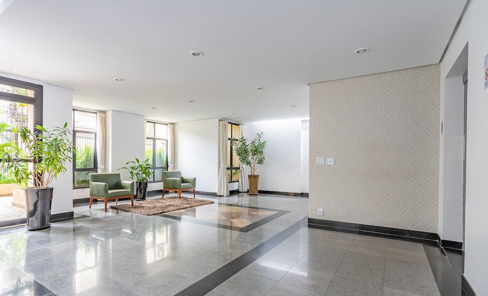 1 Bedroom Apartment with pool 600m from Moema/SP metro station NPZ093
