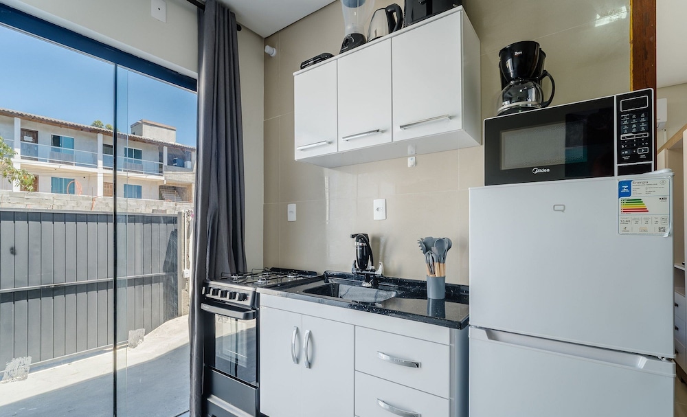 Apt w/ 1 Bedroom and Air Conditioning Irn0103