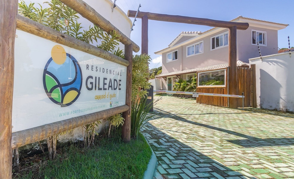 Houses in Condominium Near Pitinga Beach - MGI