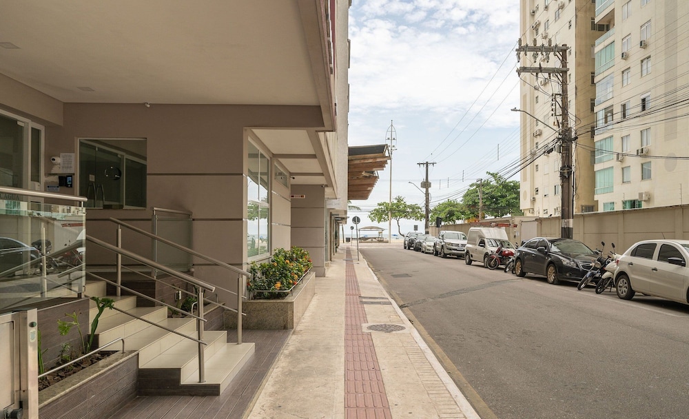 Beachfront apt BC Center Close to Attract. Aco803