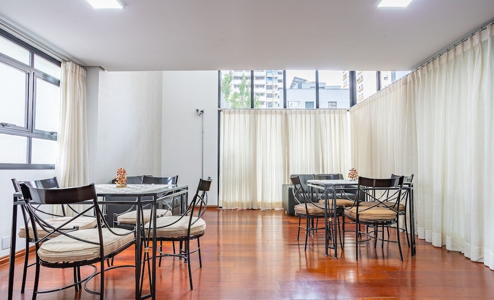 1 Bedroom Apartment with pool 600m from Moema/SP metro station NPZ093