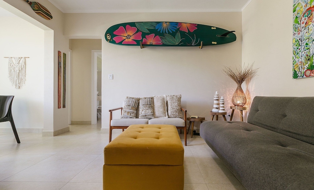 WTE - Resort-style Condominium 100m From the Beach