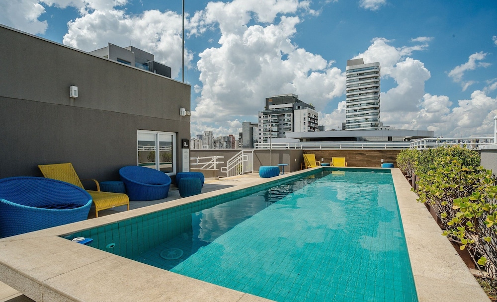 Modern Studio With Pool in Sao Paulo You1203