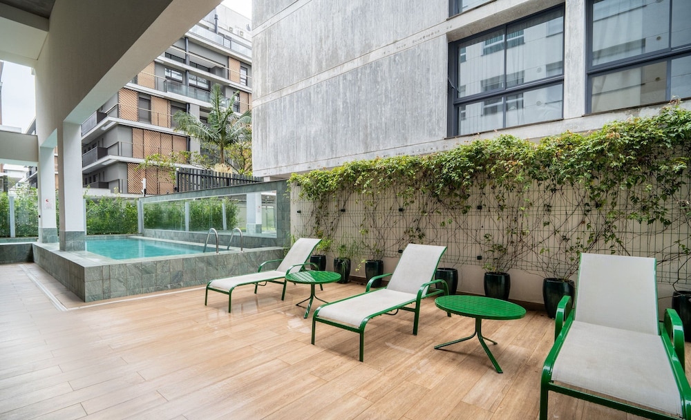 Modern duplex w/jacuzzi 240m beach JRR410