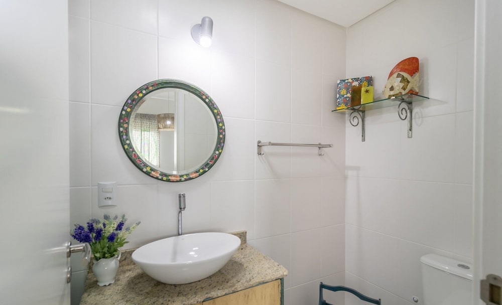Moderno Apto c/ Piscina em Canasvieiras RCP202
