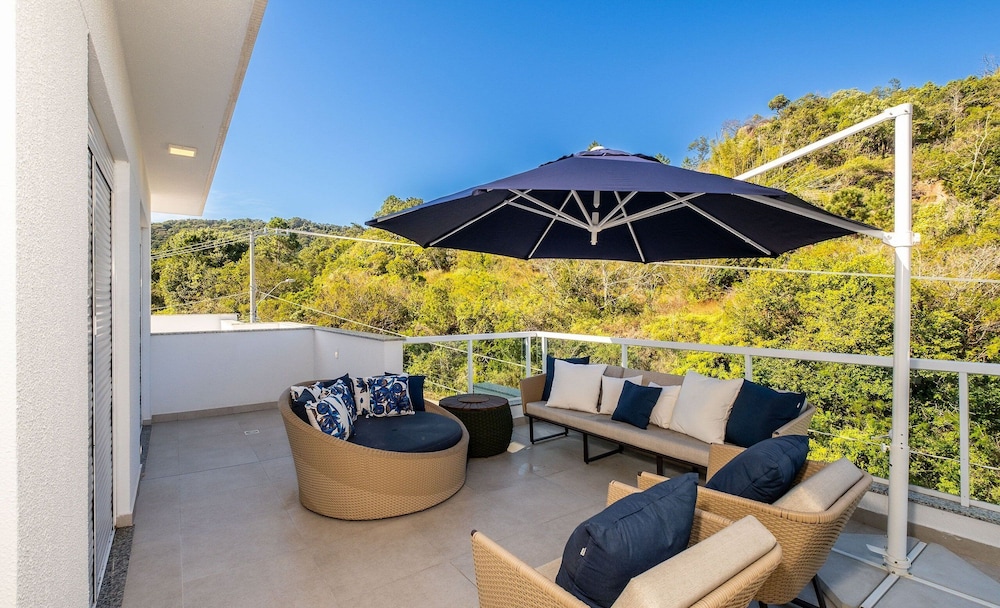 Cobertura C/jacuzzi e Churrasq em Jurere Rvo401