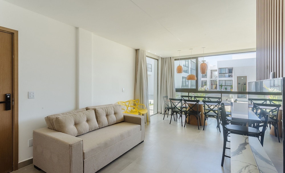 Modern and Sophisticated Apartments Near the Beach in Marau VLL
