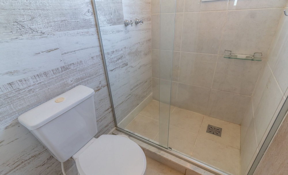 Comfortable Duplex in Praia do Rosa - SC Rfe000
