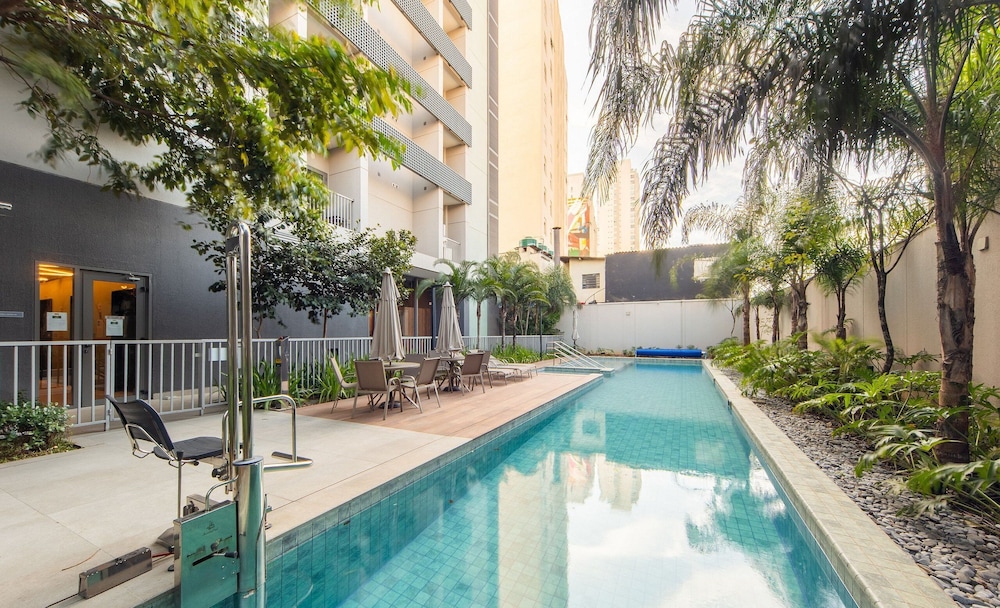Beautiful Studio 290m From the Metro Hox1010