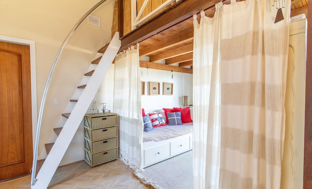 Comfortable Duplex in Praia do Rosa - SC Rfe000