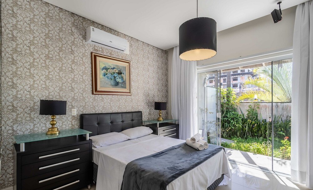 2BR House w/ Pool & BBQ in Penha Tzs210