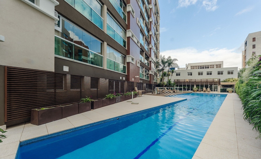Apt With Balcony 750m From Batman Alley Pdm0208
