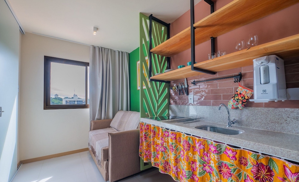 Apartamentos em Prédio c/Academia na Ondina-SSA-HOA