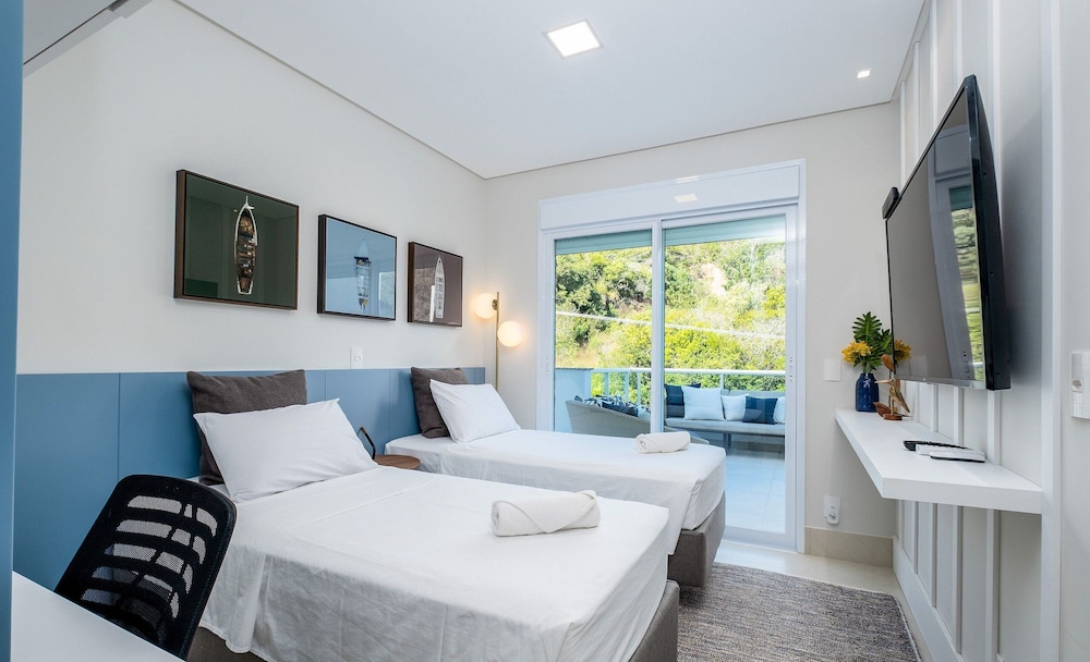 Cobertura C/jacuzzi e Churrasq em Jurere Rvo401