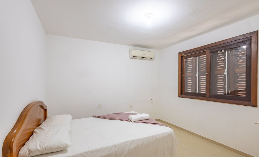 3BR Beachfront House w/ BBQ Apc2200