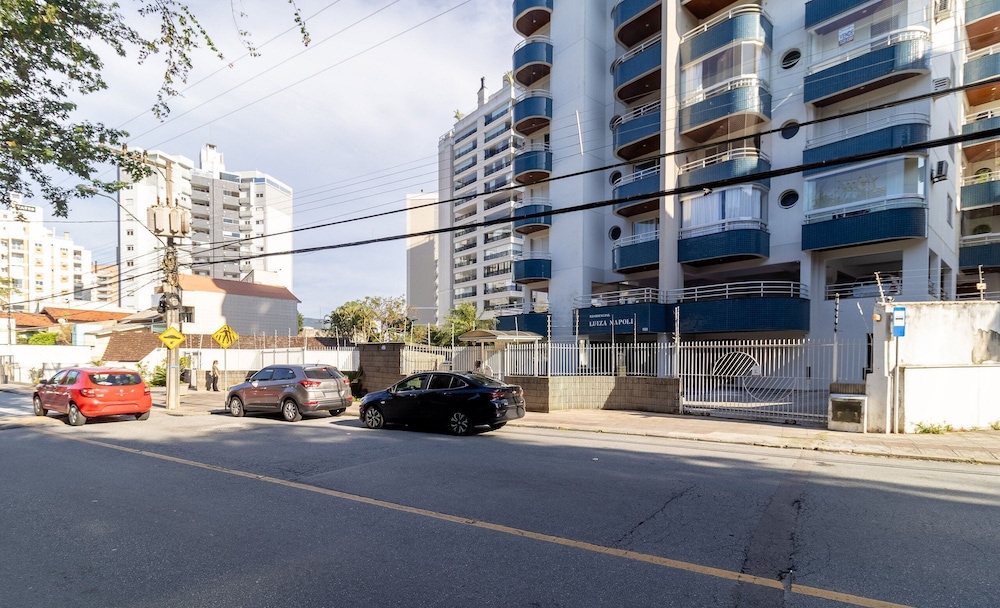 Beautiful 2 Bedroom Apartment in Itacorubi Rlz0301