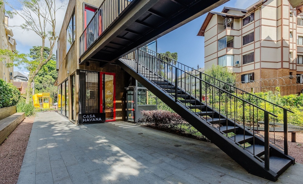 Modern and Complete Stays in Gramados Tourist Center - Cbgs