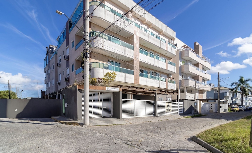 Apt 650m From Ingleses Beach Etd0101