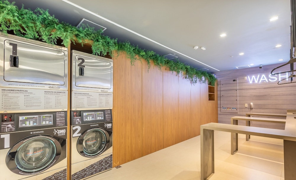 Modern Studios on R. Augusta 800m From the Subway - OAG