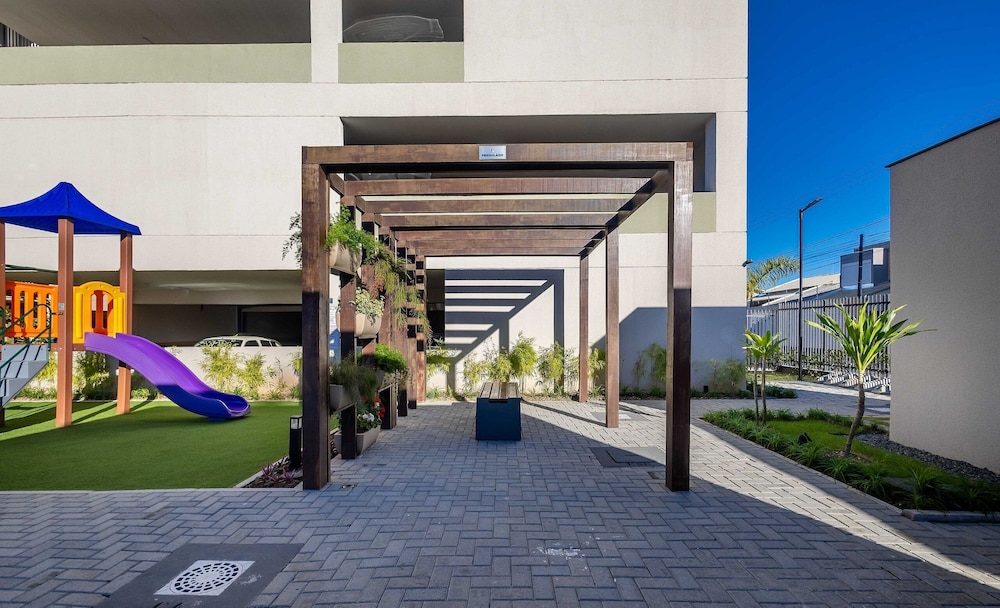 MCB - Apartments With Pool Near the Beach