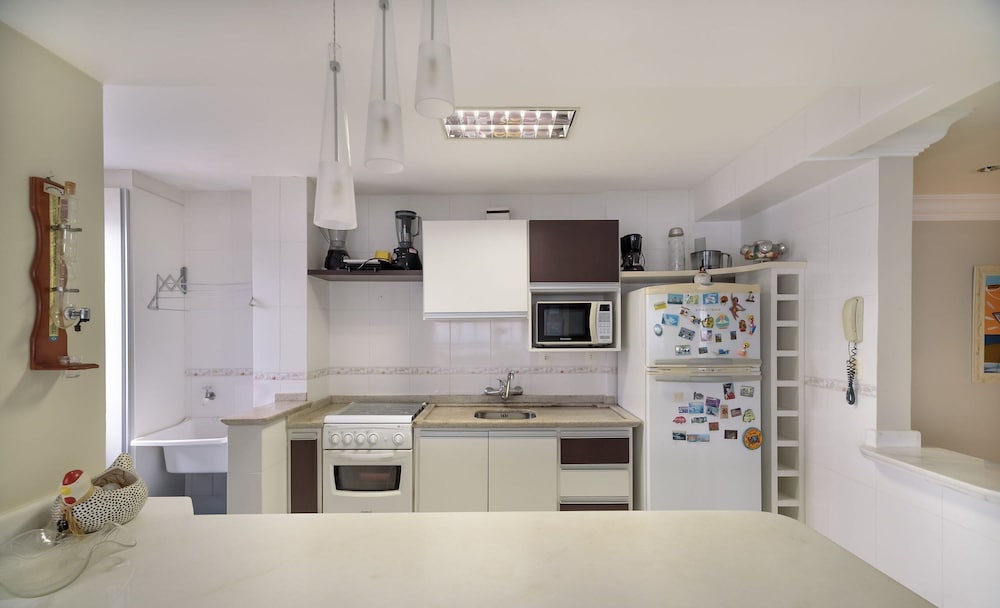 2BR Seafront apt W/garage in BC Nvi501