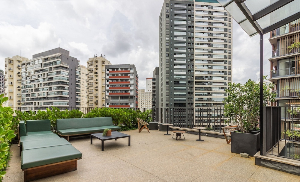 Modern Accommodations in a Building With a Pool in the Heart of SP - Yhes