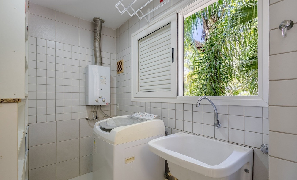 Apartments 450m From Lagoa da Conceicao - CRM