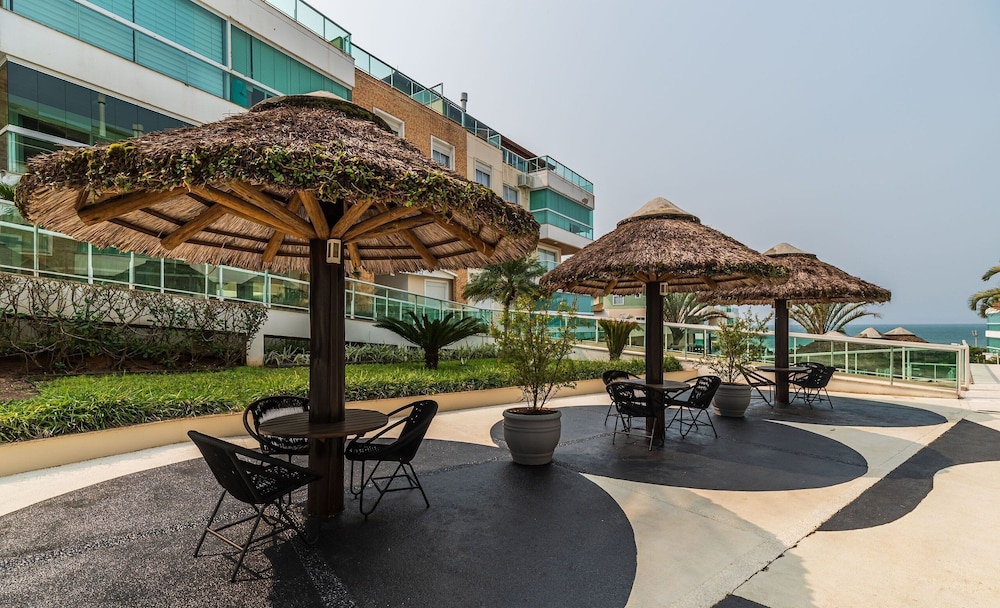 Beachfront Apartment w/ View Beach Santinho Asr204