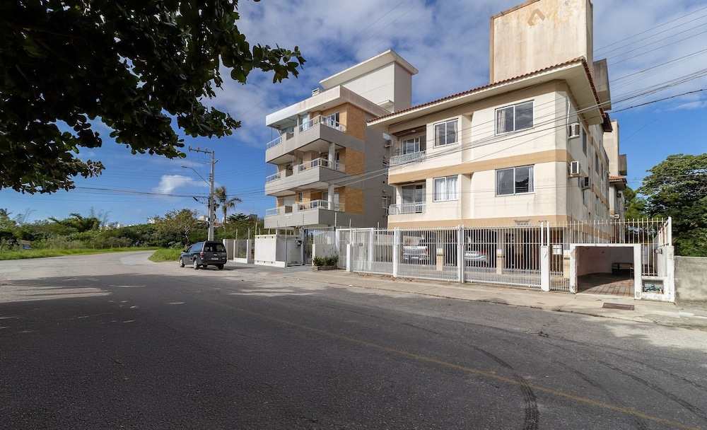 Apt 700m From Ingleses Beach Mab0203