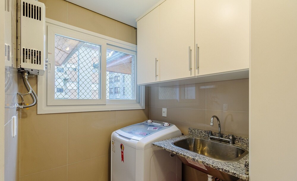 Apt in Canela Facing Duck Lake Cbl307