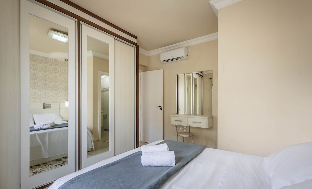 Apts Just 210m From the Beach in Balneario Camboriu - Edis