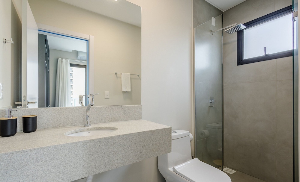 Your Exclusive Stay Just Steps From the sea in Meia Praia - FFS II