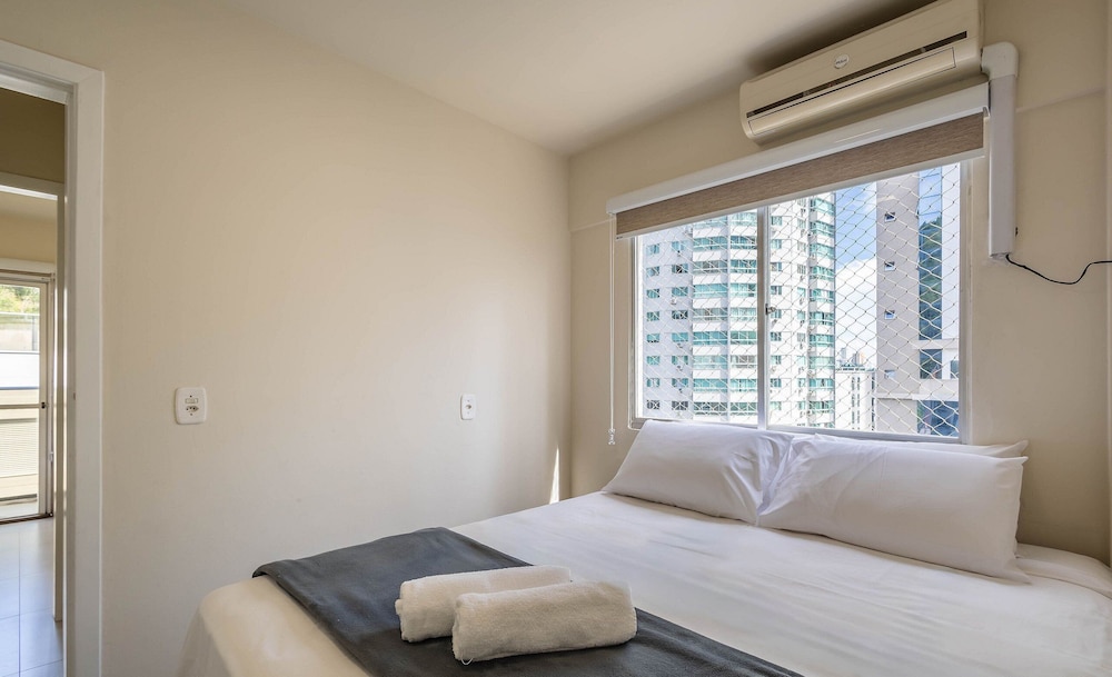 Apartment 160 m From the Big Wheel in BC - Epj0601