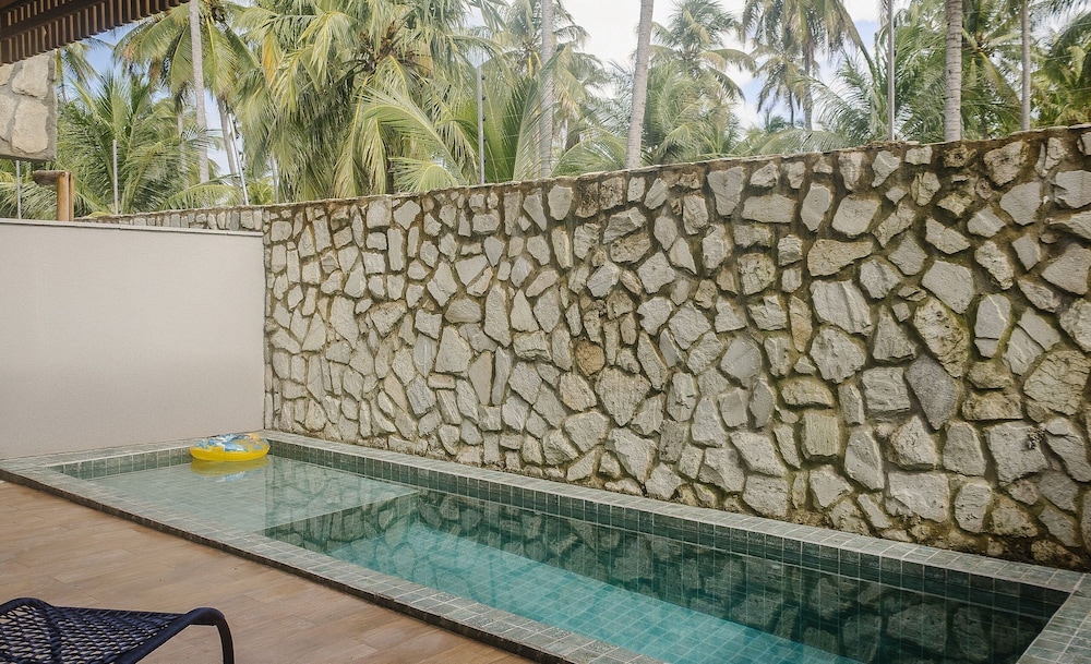 Modern apt With Pool and 3 Suites Vka0115