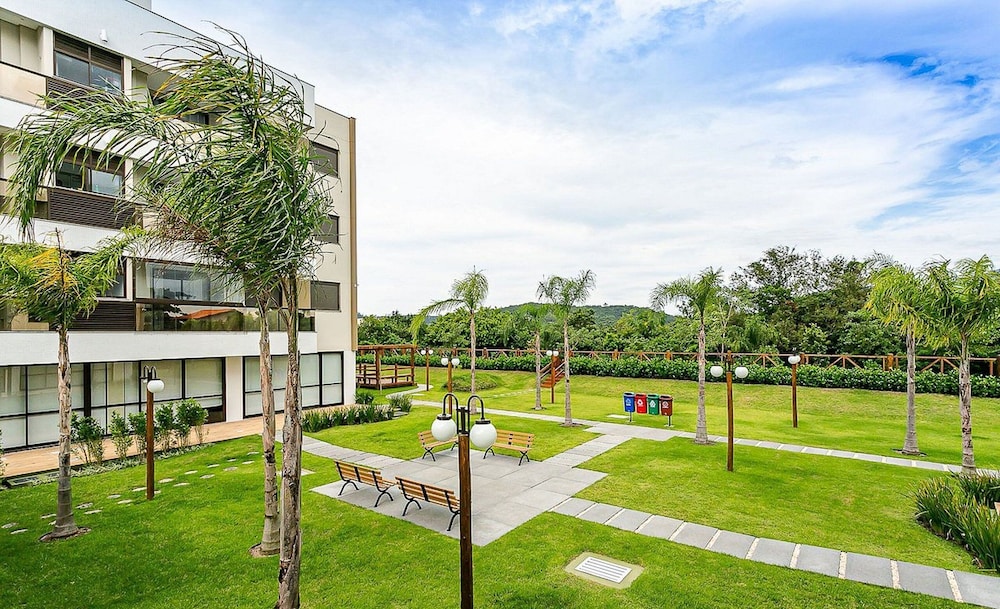 Apart Near the Beach in Cond. w/ Pool Adc0205