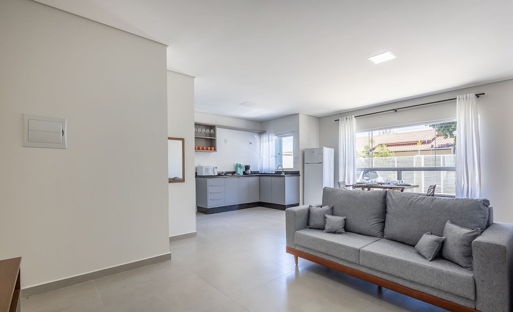 Apt w/ Barbecue Grill 190 m From the Beach Mbu0102