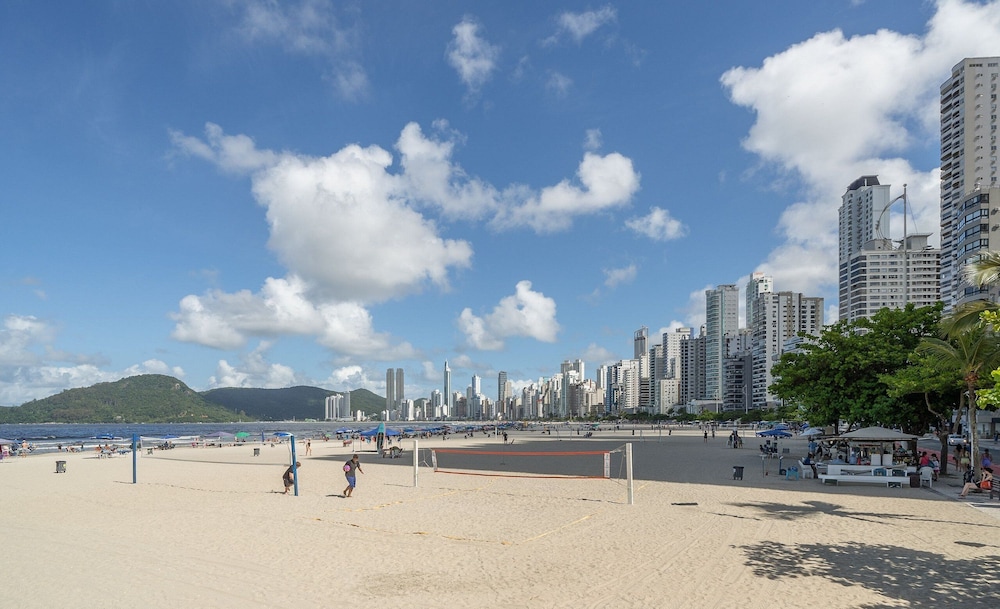 Well-located ap in Beachfront Condominium Iptr0171