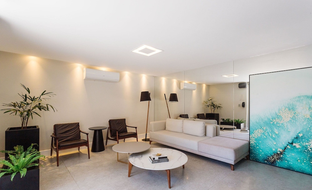 Elus - Building With Rooftop Pool 350m From the Beach!