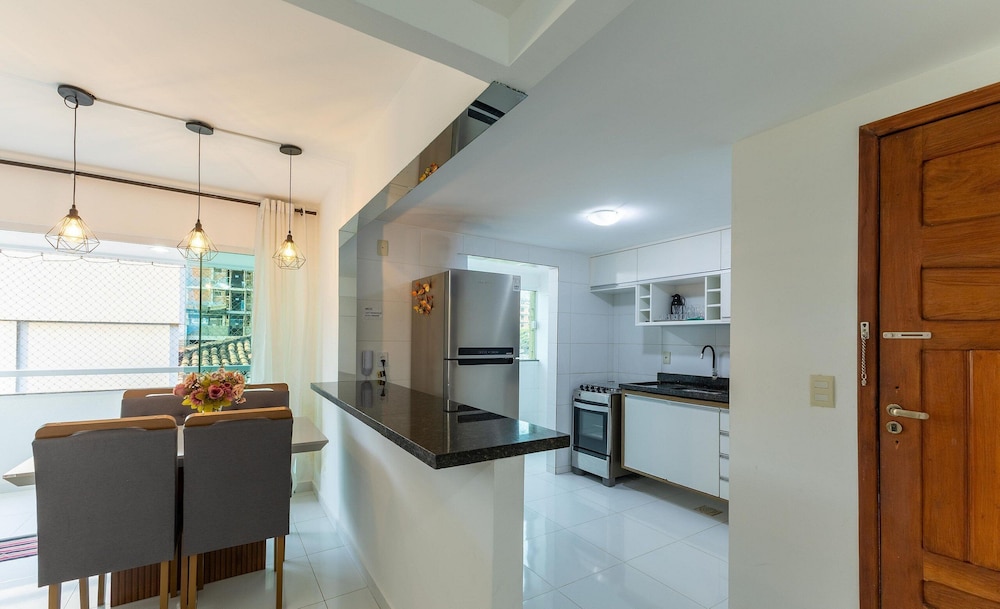 Apt 2 Bedrooms 210 m From the Beach Raz0203