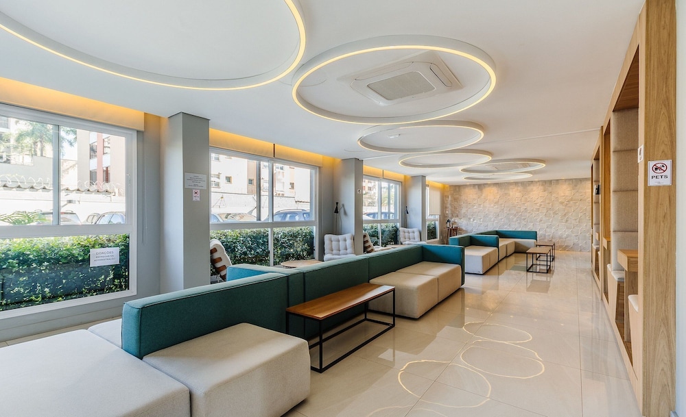 Studio in Building With Pool Con1206