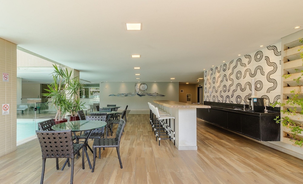 1BR Apt w/ Pool 650m From Beach Pdn0113