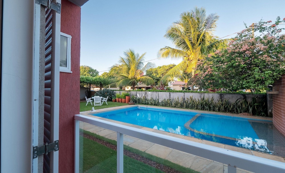 House w/ Pool 200 m From the Beach Pro0003