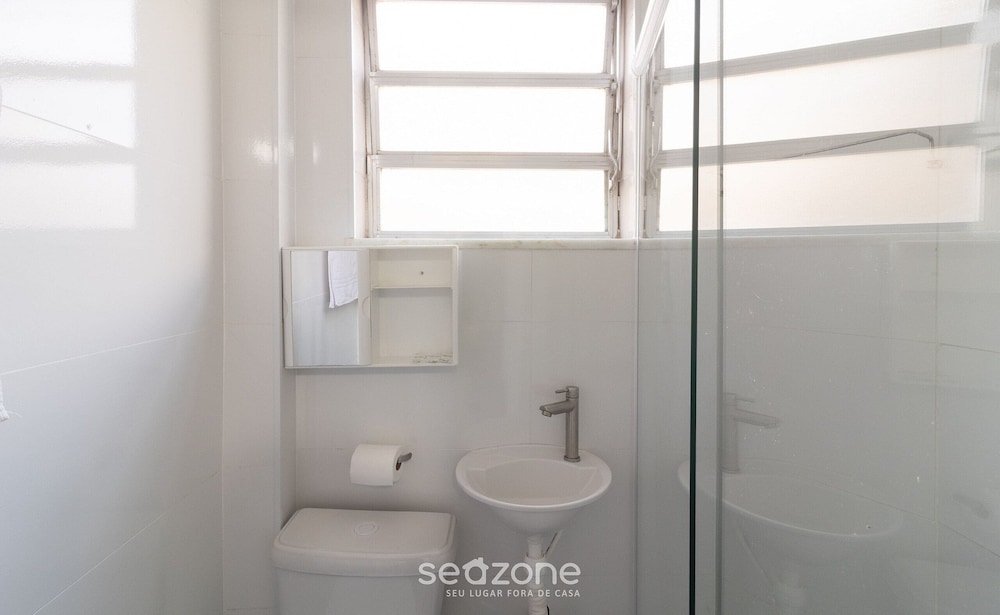 Apt w/ Balcony 650m From Beach, Cabo Frio Cvy0306